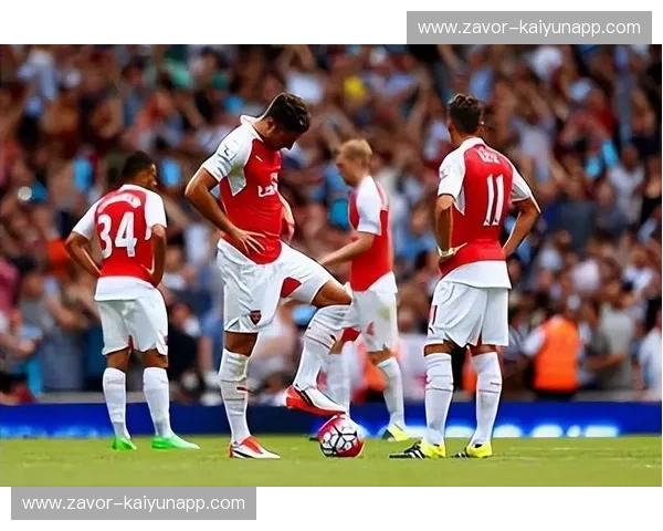 红白碰撞的灵魂博弈:当阿森纳遇上南安普顿,这不只是一场足球赛 红白碰撞的灵魂博弈:当阿森纳遇上南安普顿,这不只是一场足球赛